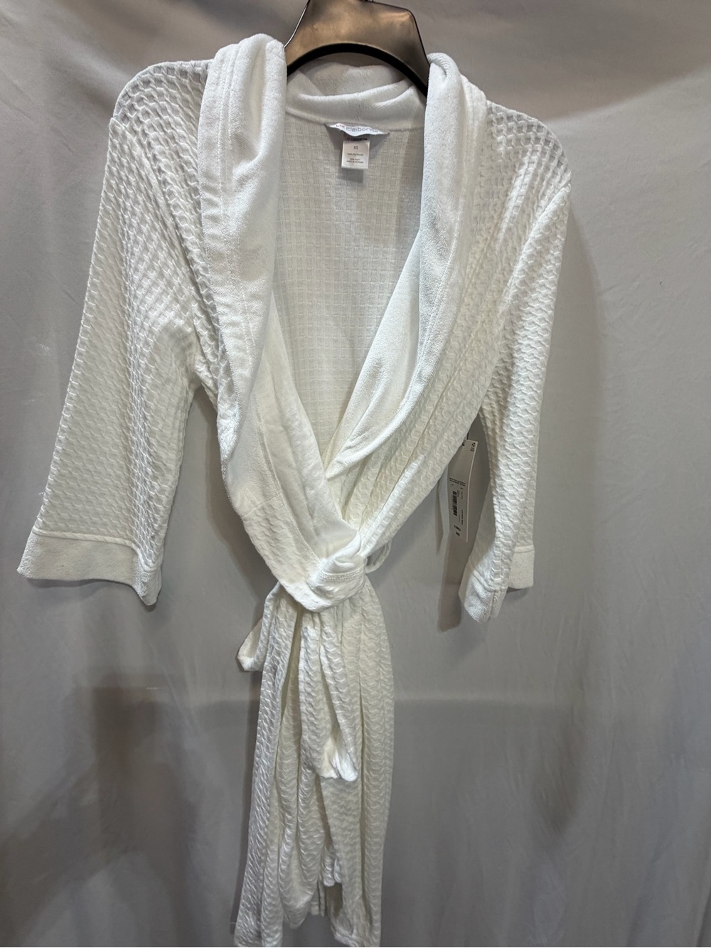 Liz Claiborne White Waffle-Knit Robe with Tie Belt